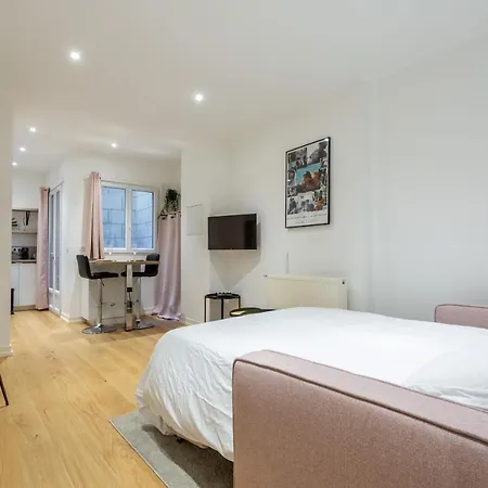 Cinema - Paul Louis Lande Apartment